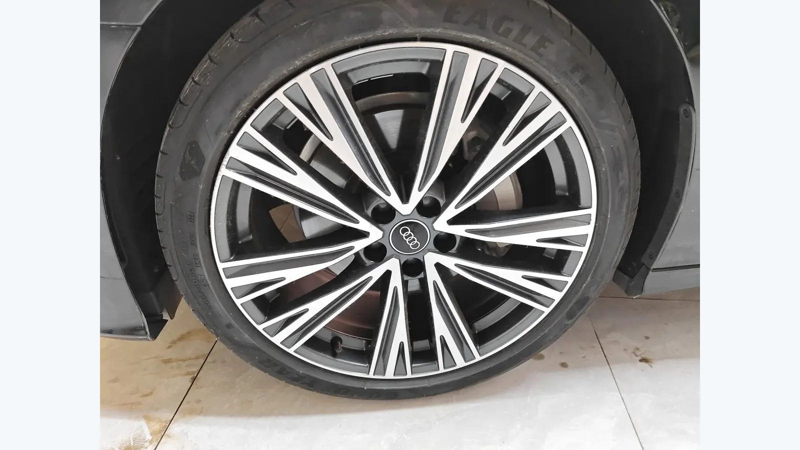 Used Audi A6L Photo 16 thumbnail