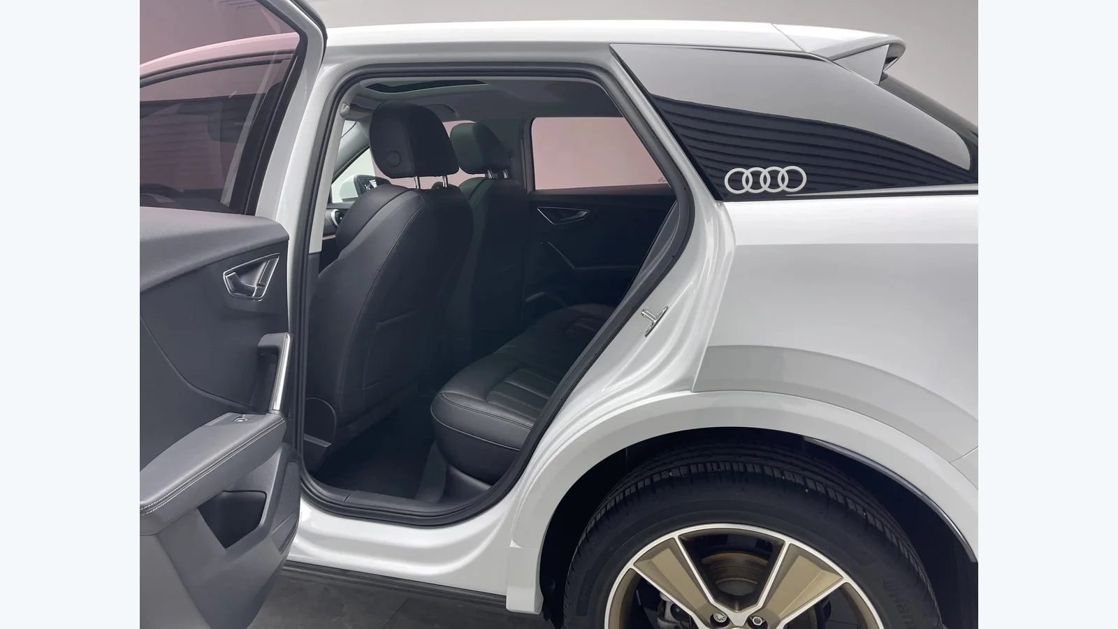 Used Audi Q2 Photo 12 thumbnail