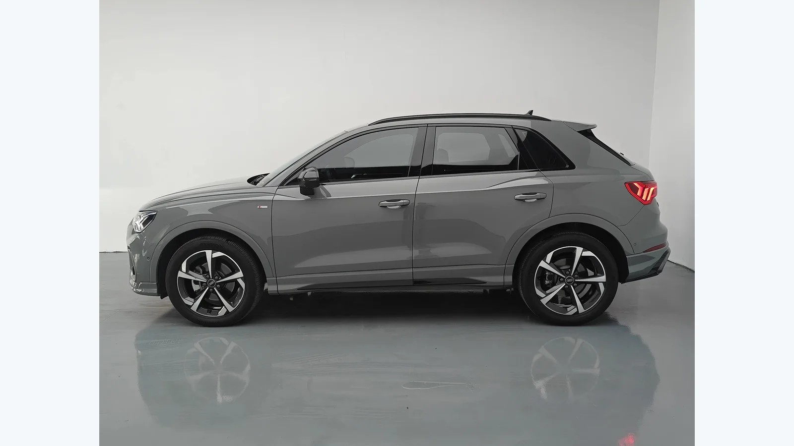 Used Audi Q3 Dashboard thumbnail