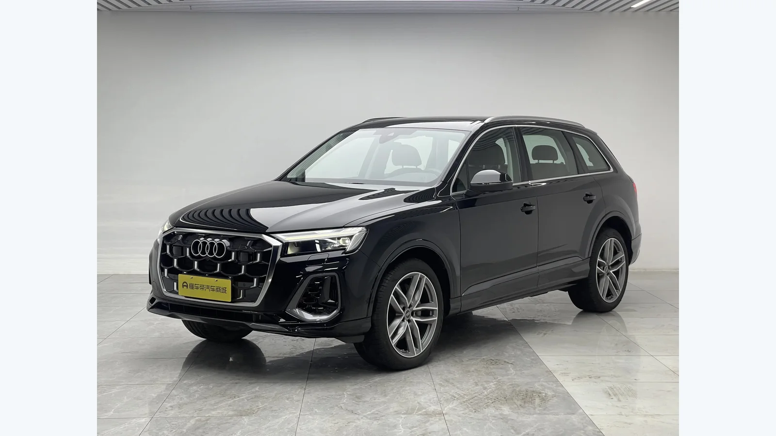 Used Audi Q7 Front 45-degree reference for China export