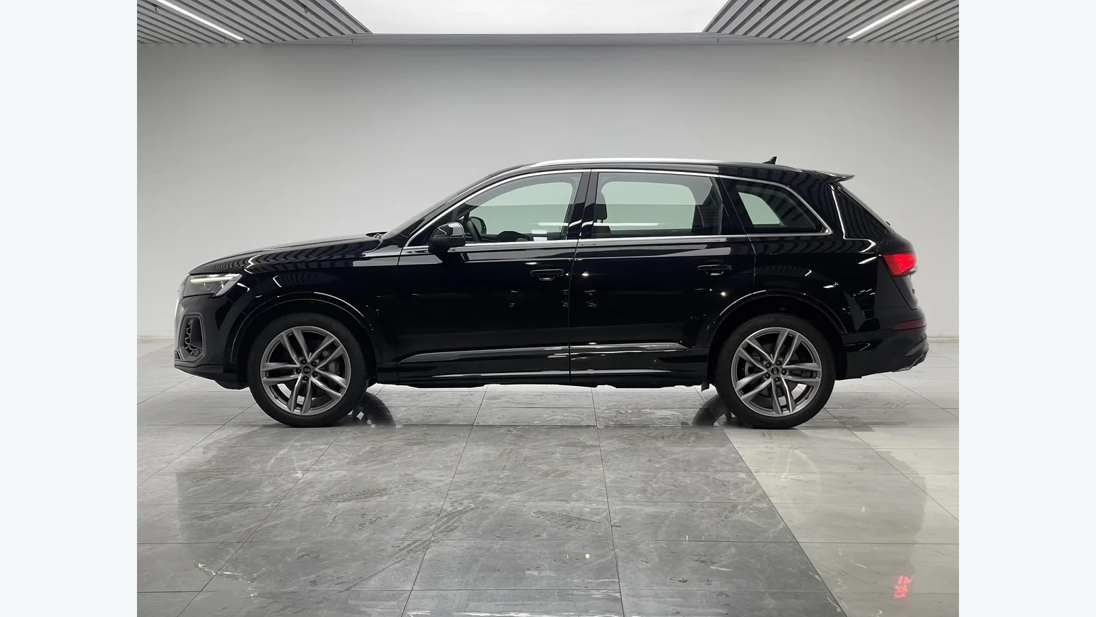 Used Audi Q7 Dashboard thumbnail