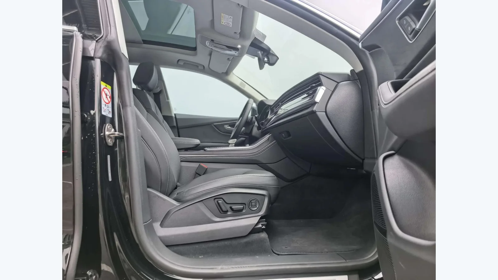 Used Audi Q8 Photo 9 thumbnail
