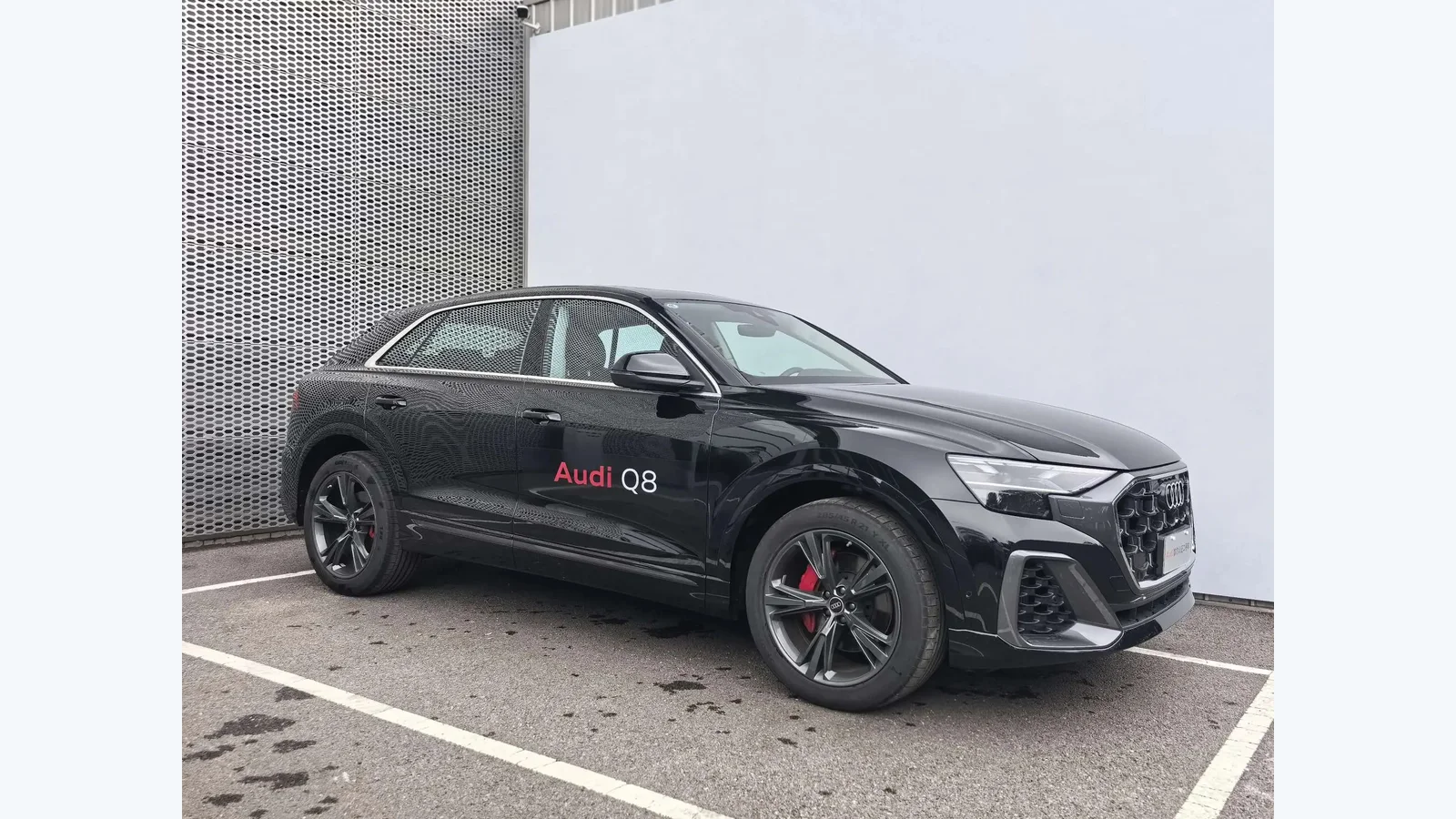 Used Audi Q8 Rear 45-degree thumbnail