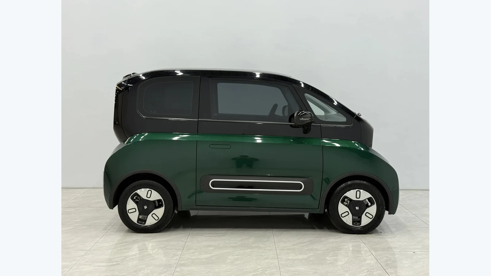 Used Baojun KiWi EV Photo 2 thumbnail