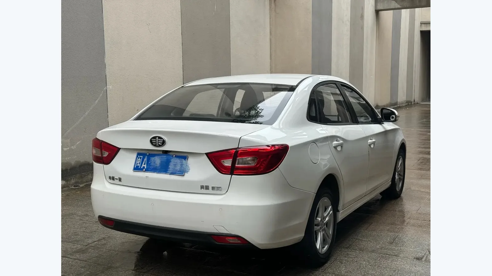 Used Bestune B30 Details thumbnail
