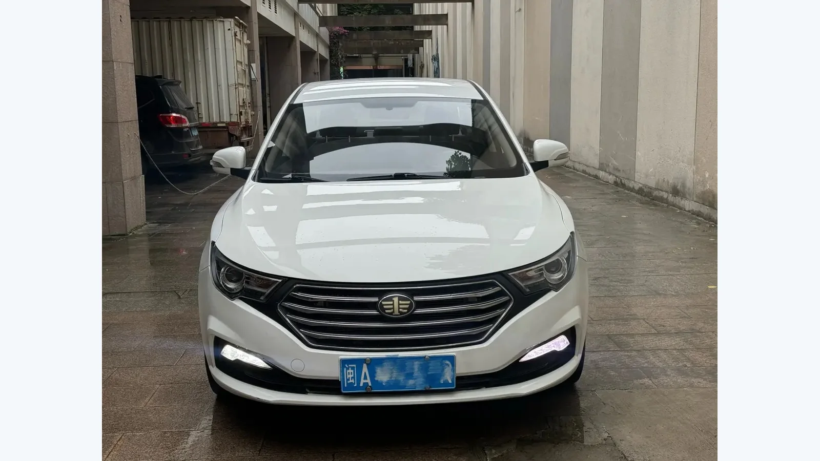 Used Bestune B30 Side profile thumbnail