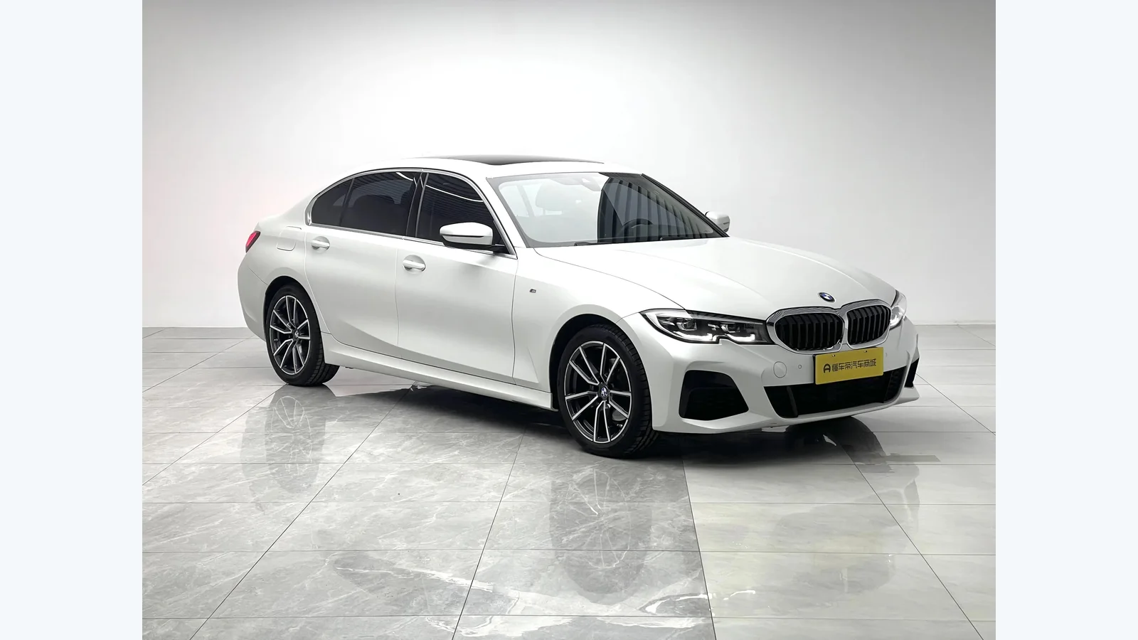 Used BMW 3 Series Rear 45-degree thumbnail