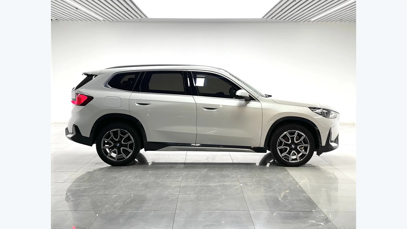 Used BMW X1 Photo 2 thumbnail
