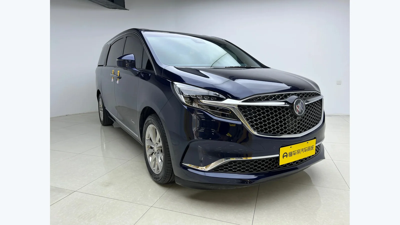 Used Buick GL8 Avenir Rear 45-degree thumbnail