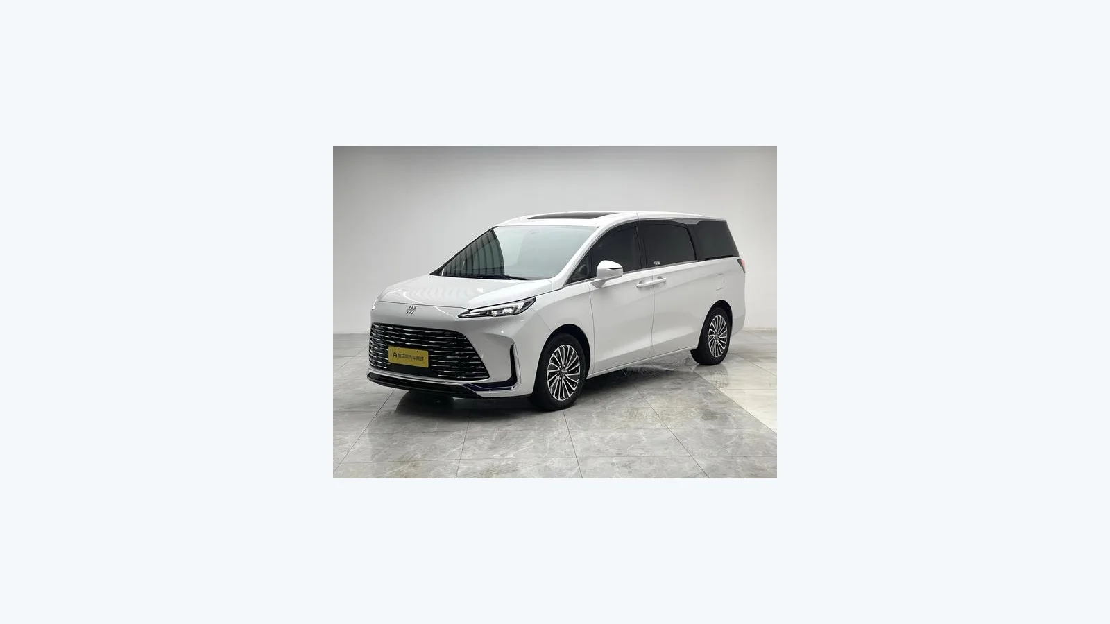 Used Buick GL8 PHEV Front 45-degree reference for China export
