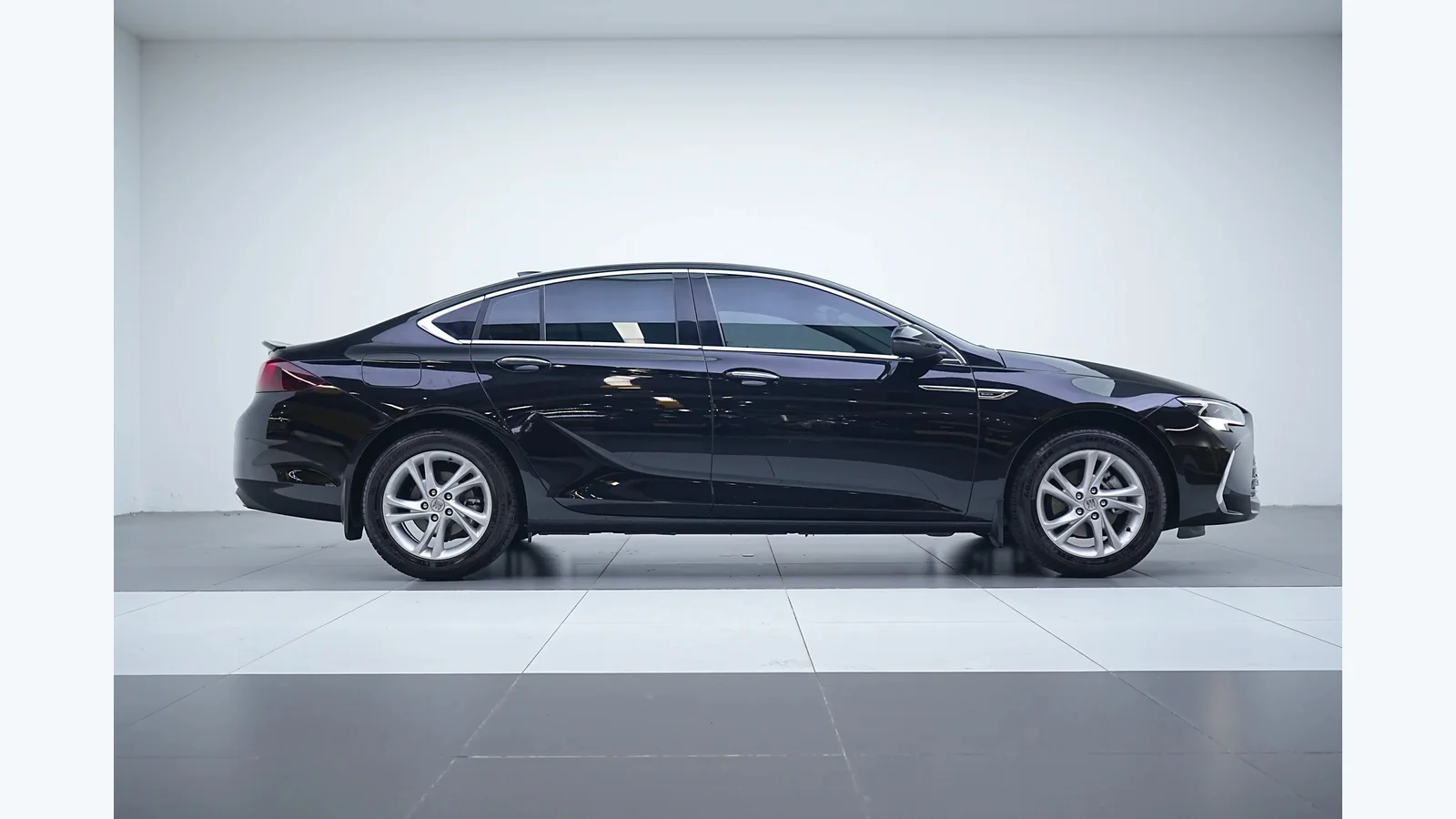 Used Buick Regal Photo 2 thumbnail