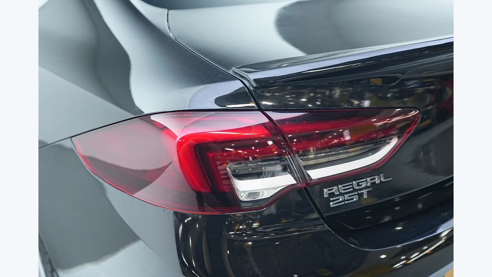 Used Buick Regal Photo 4 thumbnail