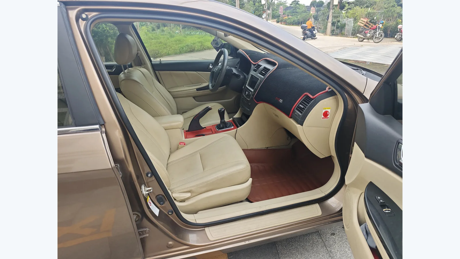 Used BYD G6 Seats thumbnail