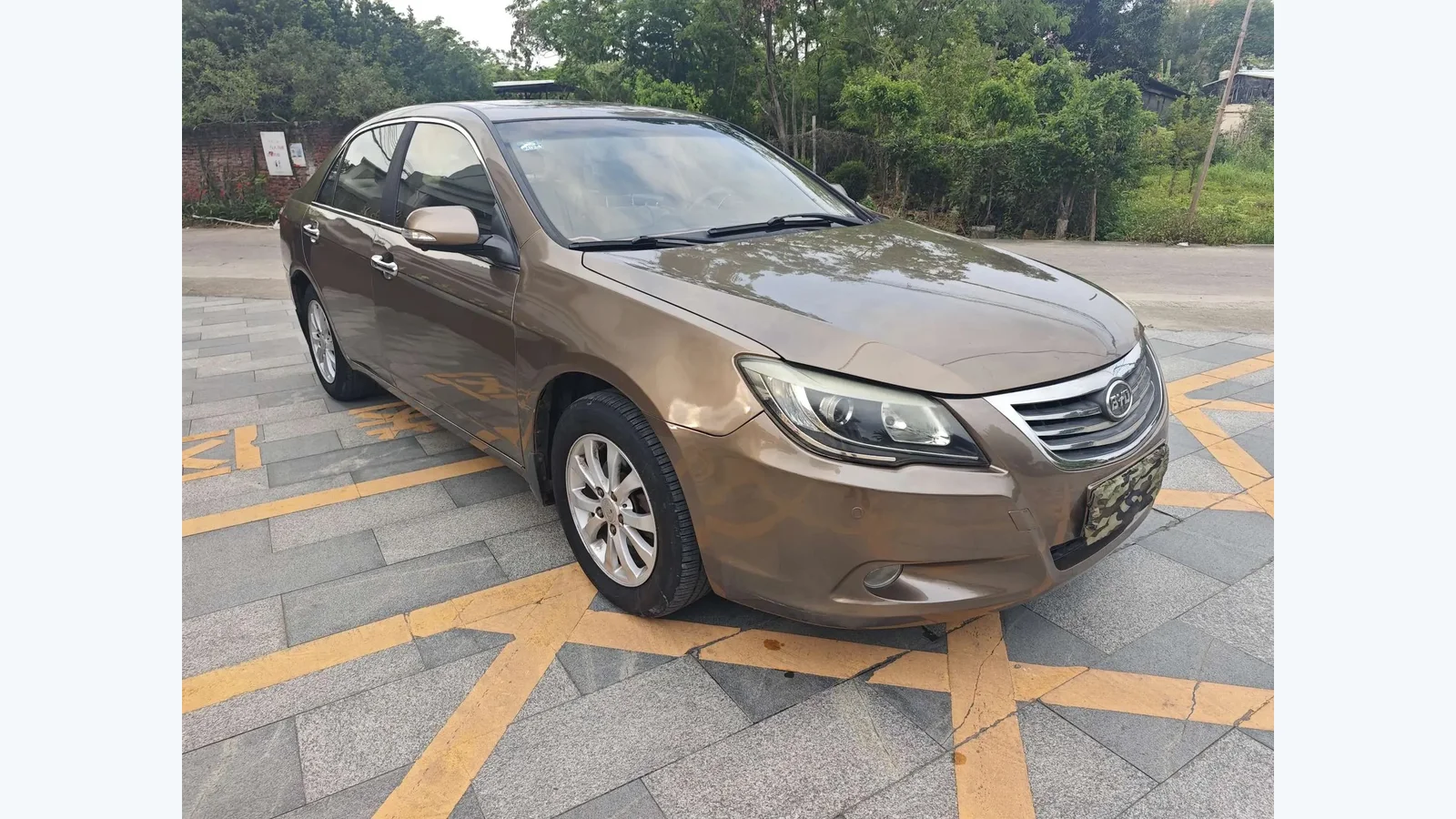 Used BYD G6 Side profile thumbnail