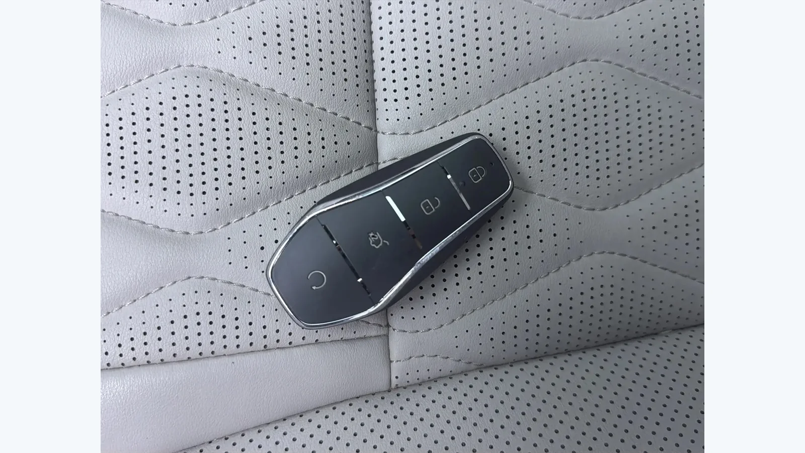 Used BYD Tang DM-i Photo 6 thumbnail