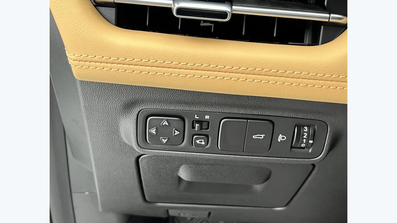 Used Changan UNI-K Photo 12 thumbnail
