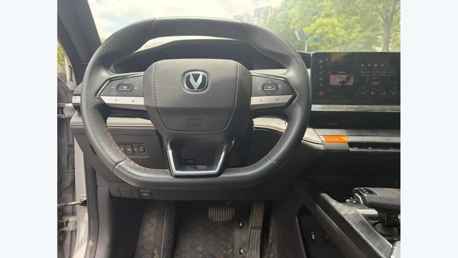 Used Changan UNI-V iDD Photo 2 thumbnail