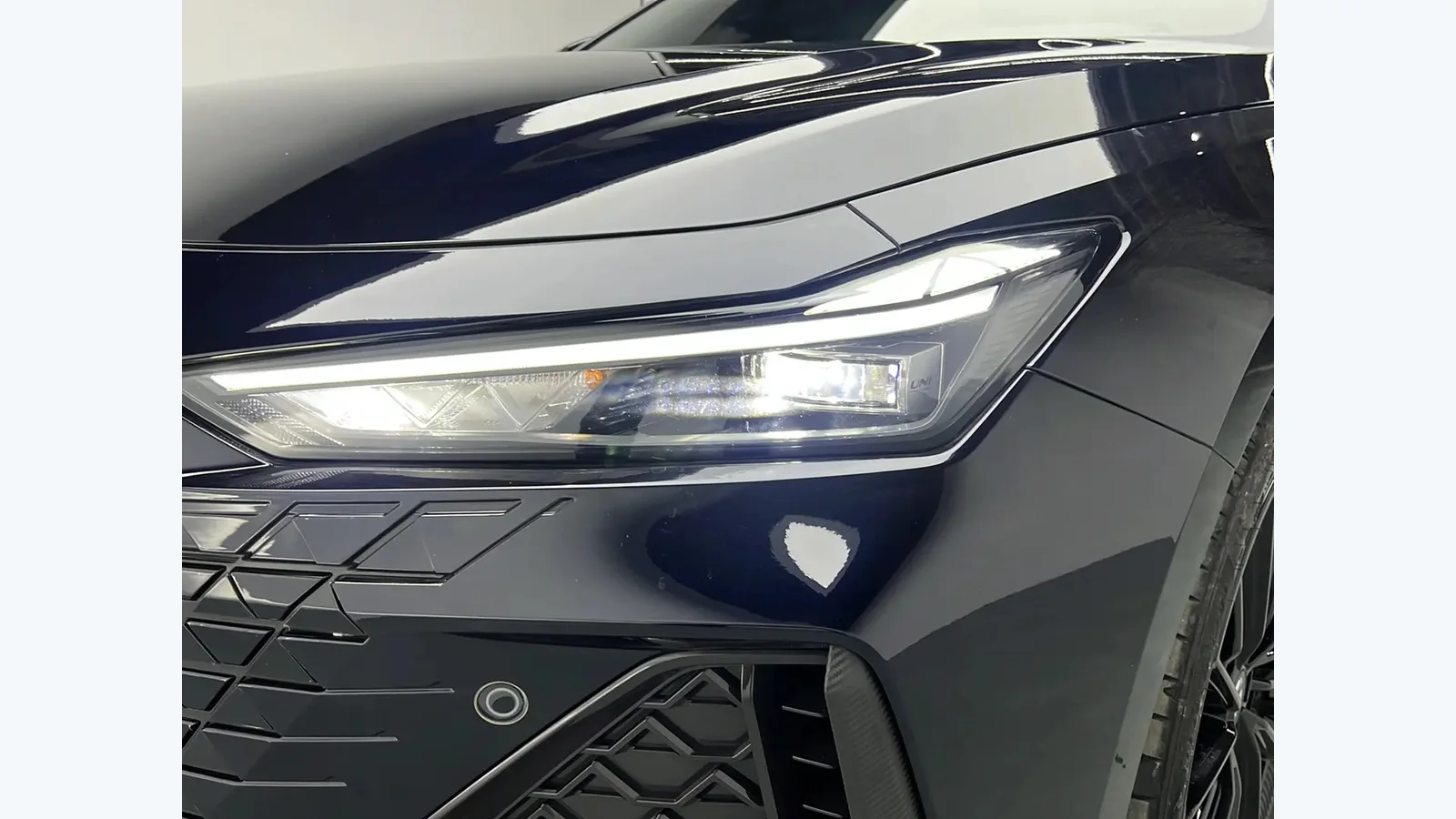 Used Changan UNI-V Photo 3 thumbnail