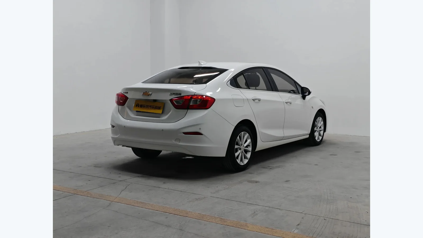 Used Chevrolet Cruze Photo 1 thumbnail