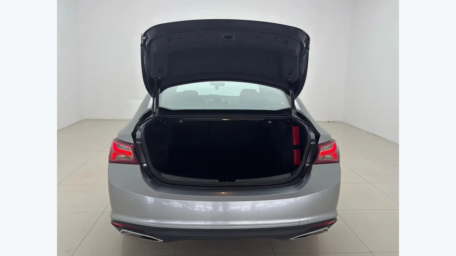 Used Chevrolet Malibu XL Photo 14 thumbnail