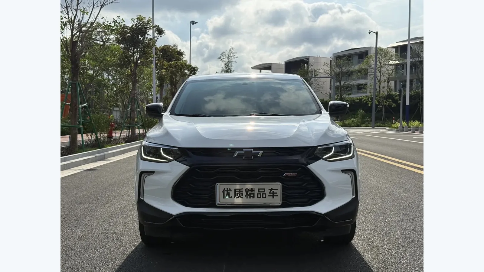 Used Chevrolet Tracker Front 45-degree reference for China export