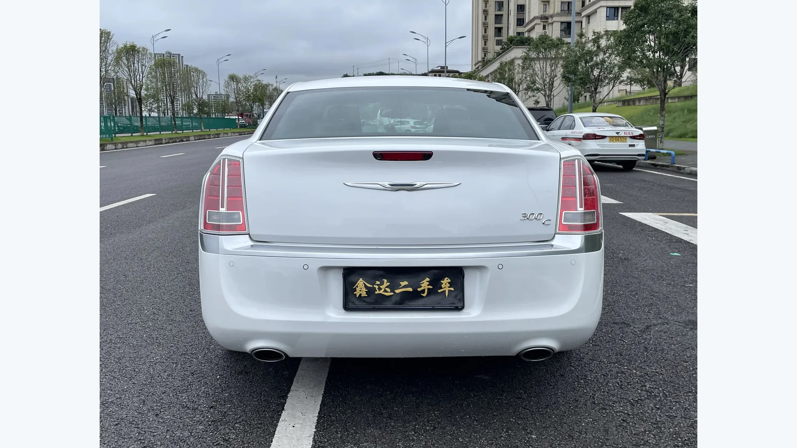 Used Chrysler 300C Details thumbnail