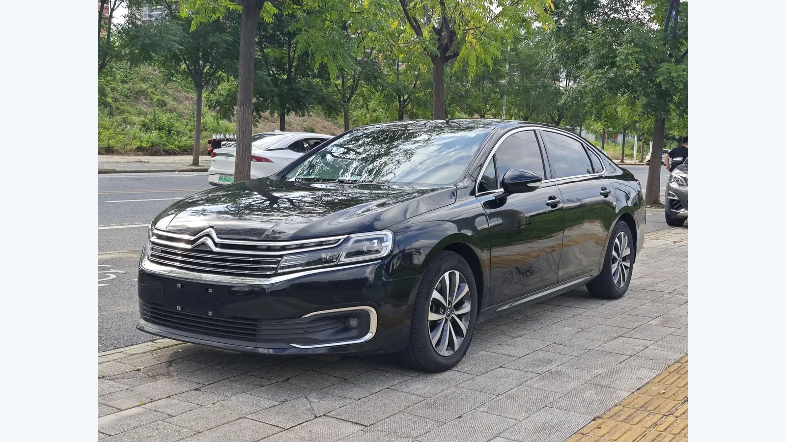 Used Citroën C6 Front 45-degree reference for China export