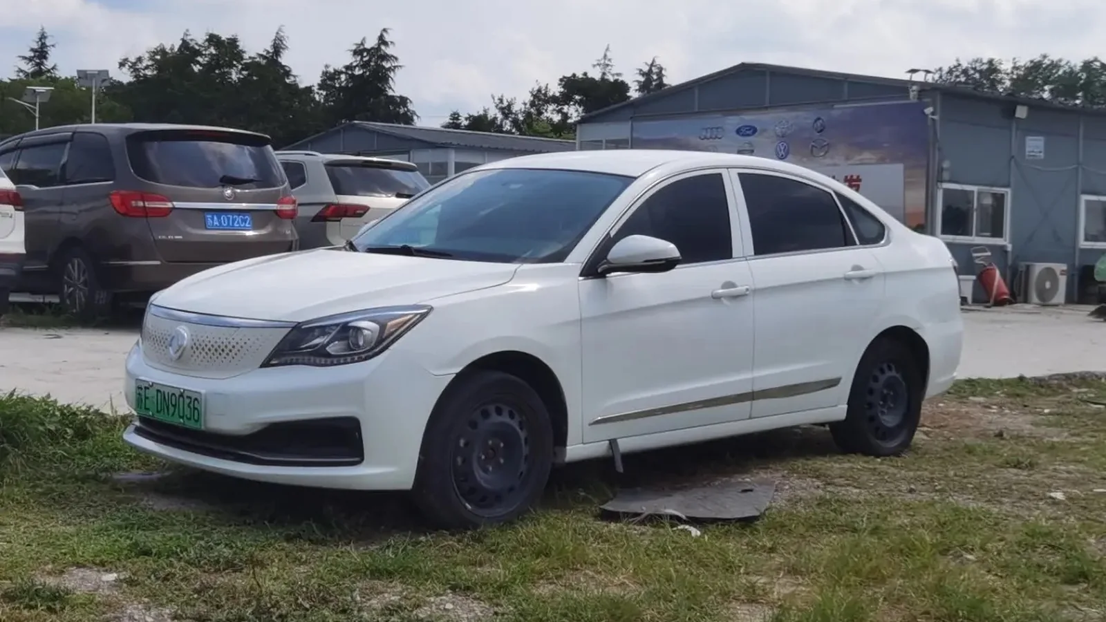 Used Dongfeng Aeolus E70 Front 45-degree reference for China export