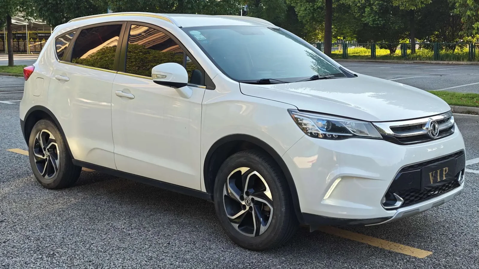 Used Dongfeng AX5 Side profile thumbnail