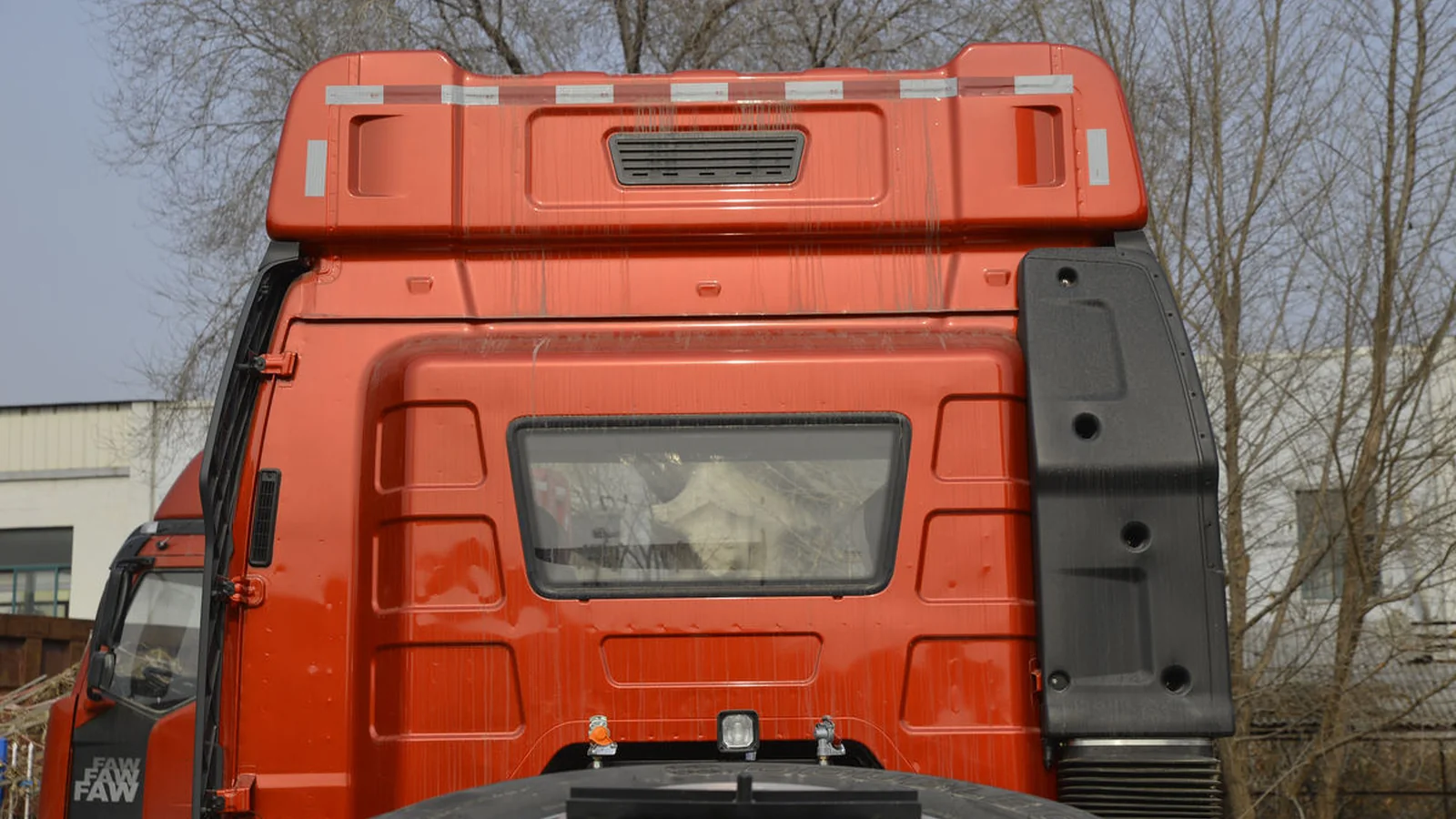 Used FAW J6P Rear 45-degree thumbnail