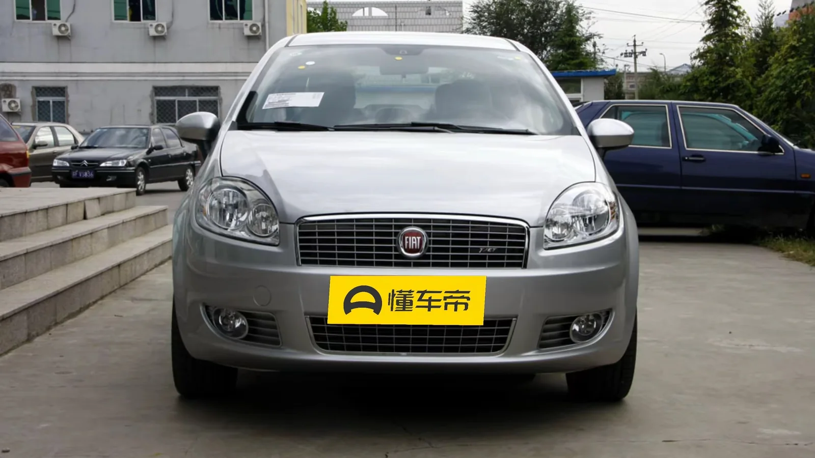 Used Fiat Linea Side profile thumbnail