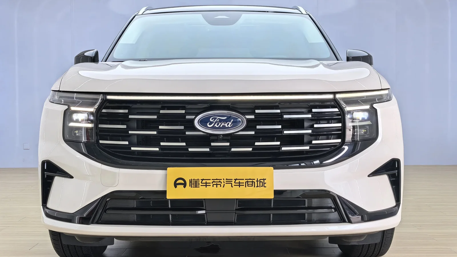 Used Ford Edge Front 45-degree reference for China export