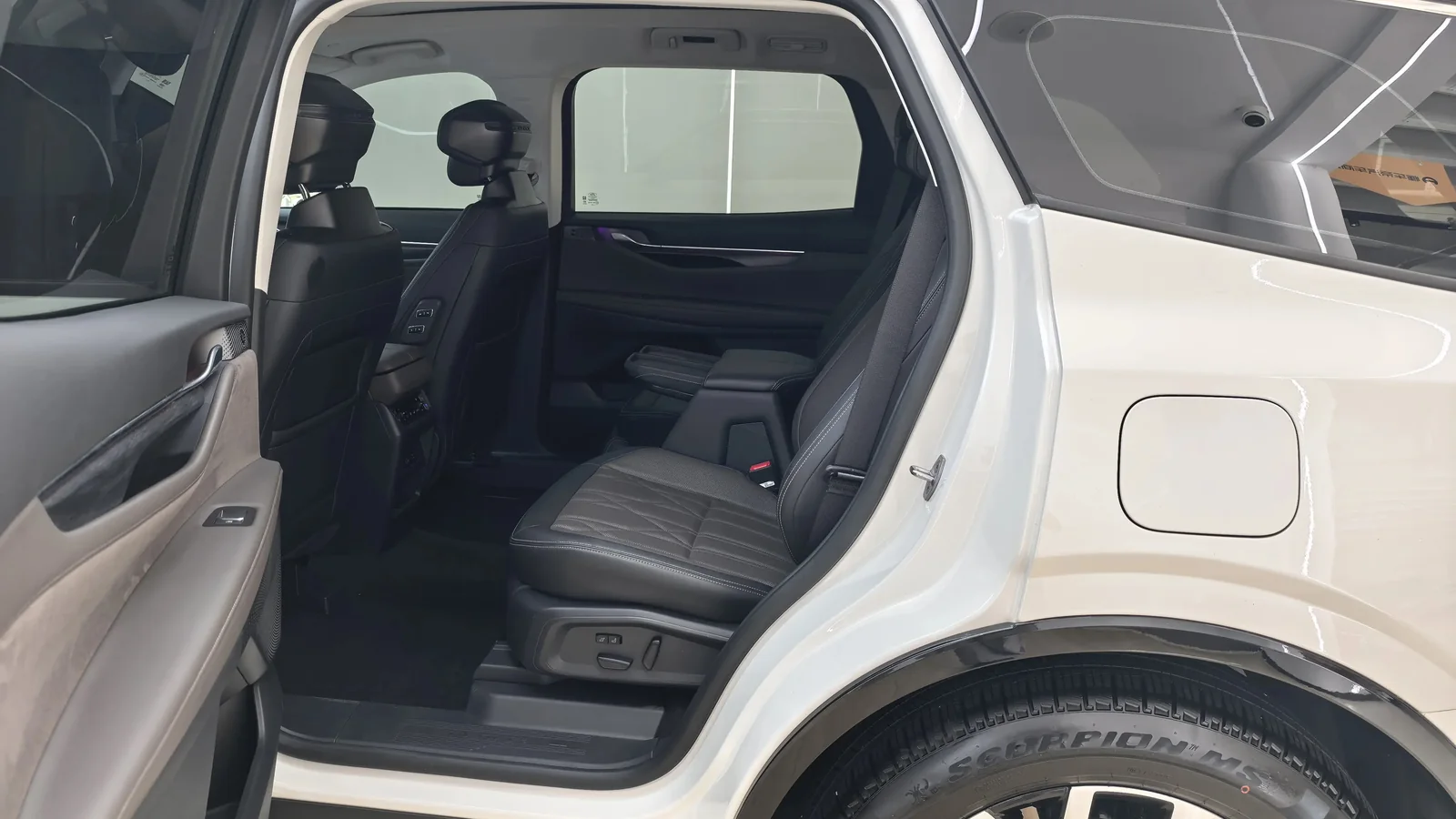 Used Ford Edge Photo 11 thumbnail