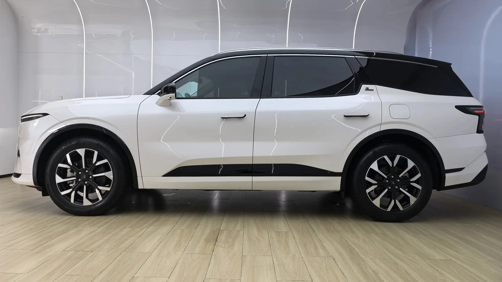 Used Ford Edge Rear 45-degree thumbnail