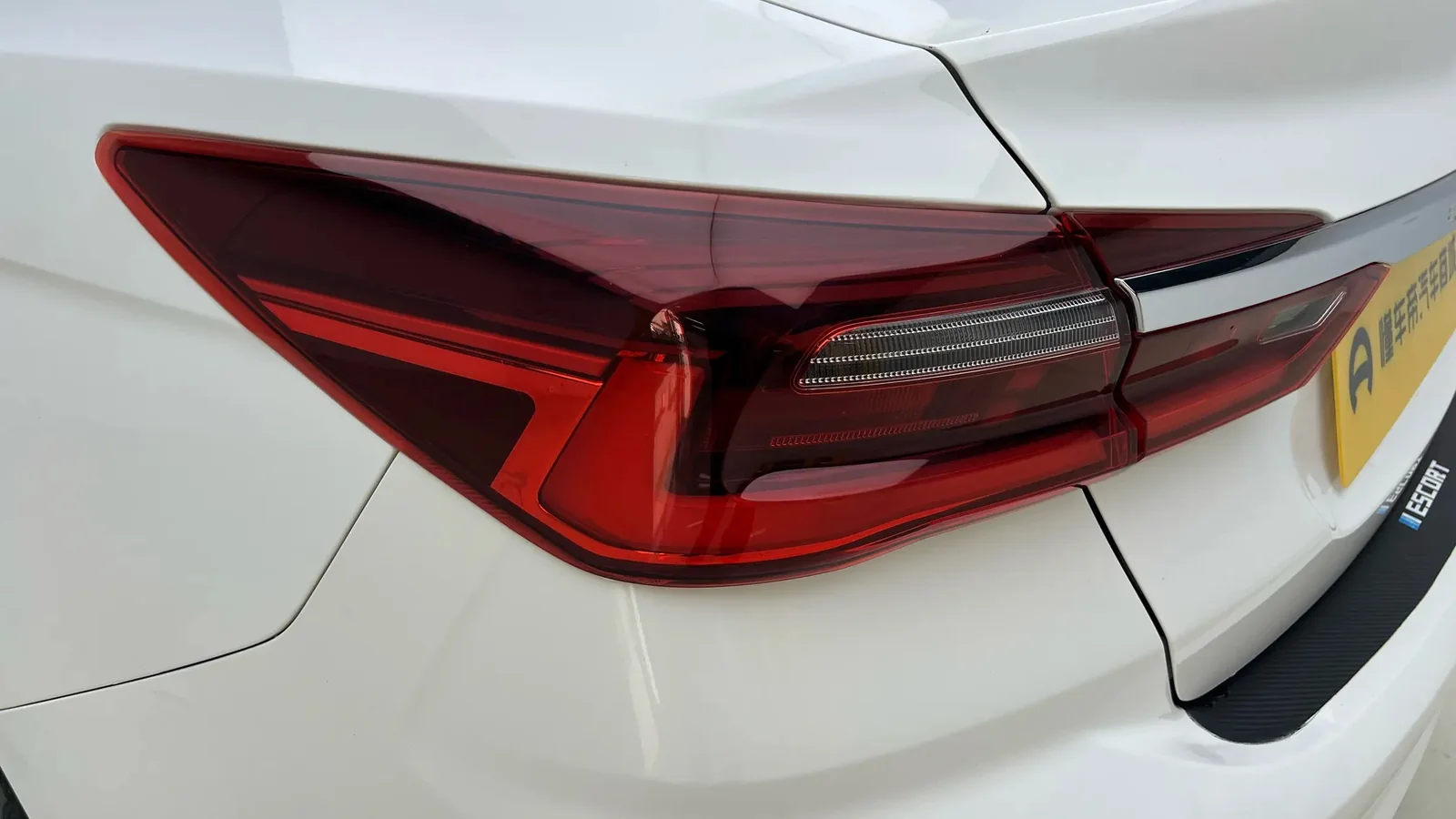 Used Ford Escort Photo 3 thumbnail