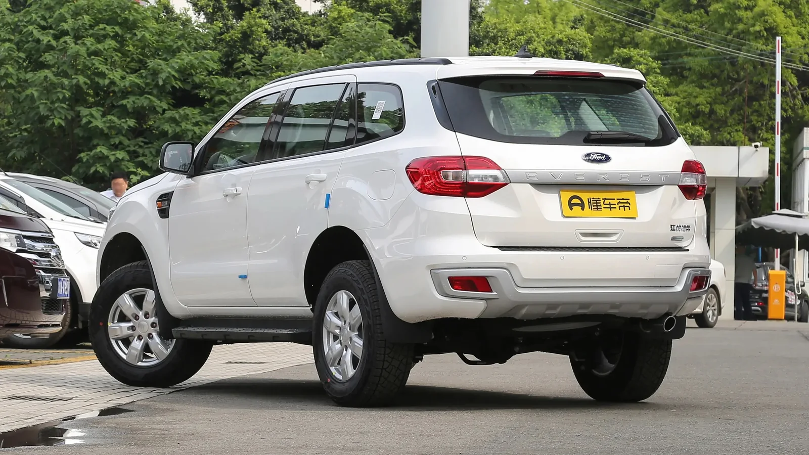 Used Ford Everest Seats thumbnail