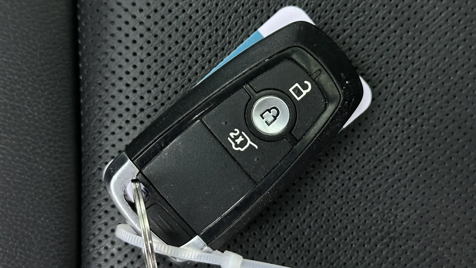 Used Ford Explorer Photo 7 thumbnail