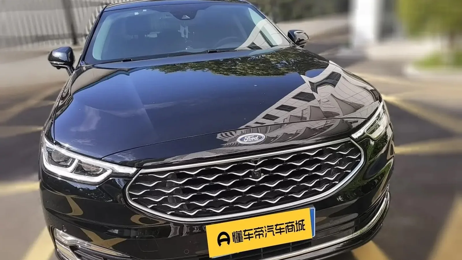 Used Ford Taurus Side profile thumbnail