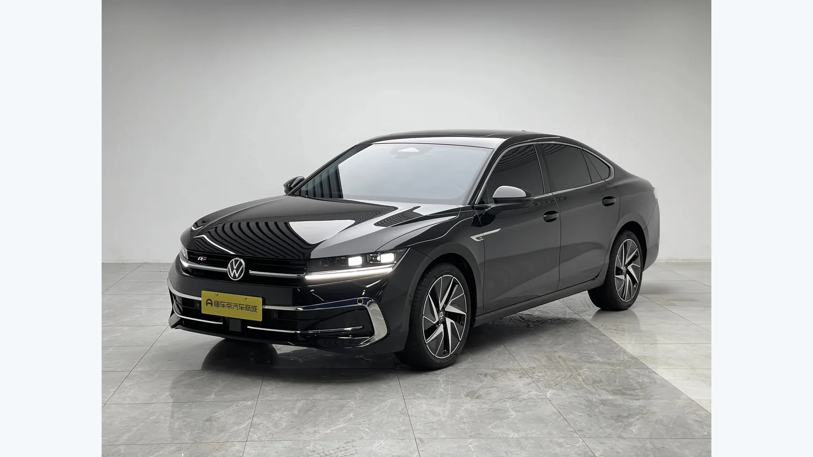 Used Volkswagen Magotan Front 45-degree reference for China export