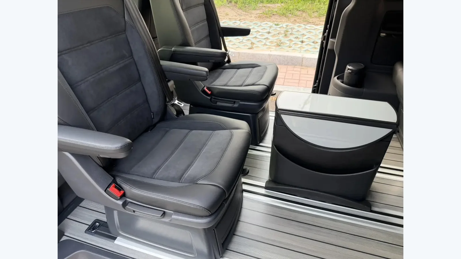 Used Volkswagen Multivan Photo 9 thumbnail