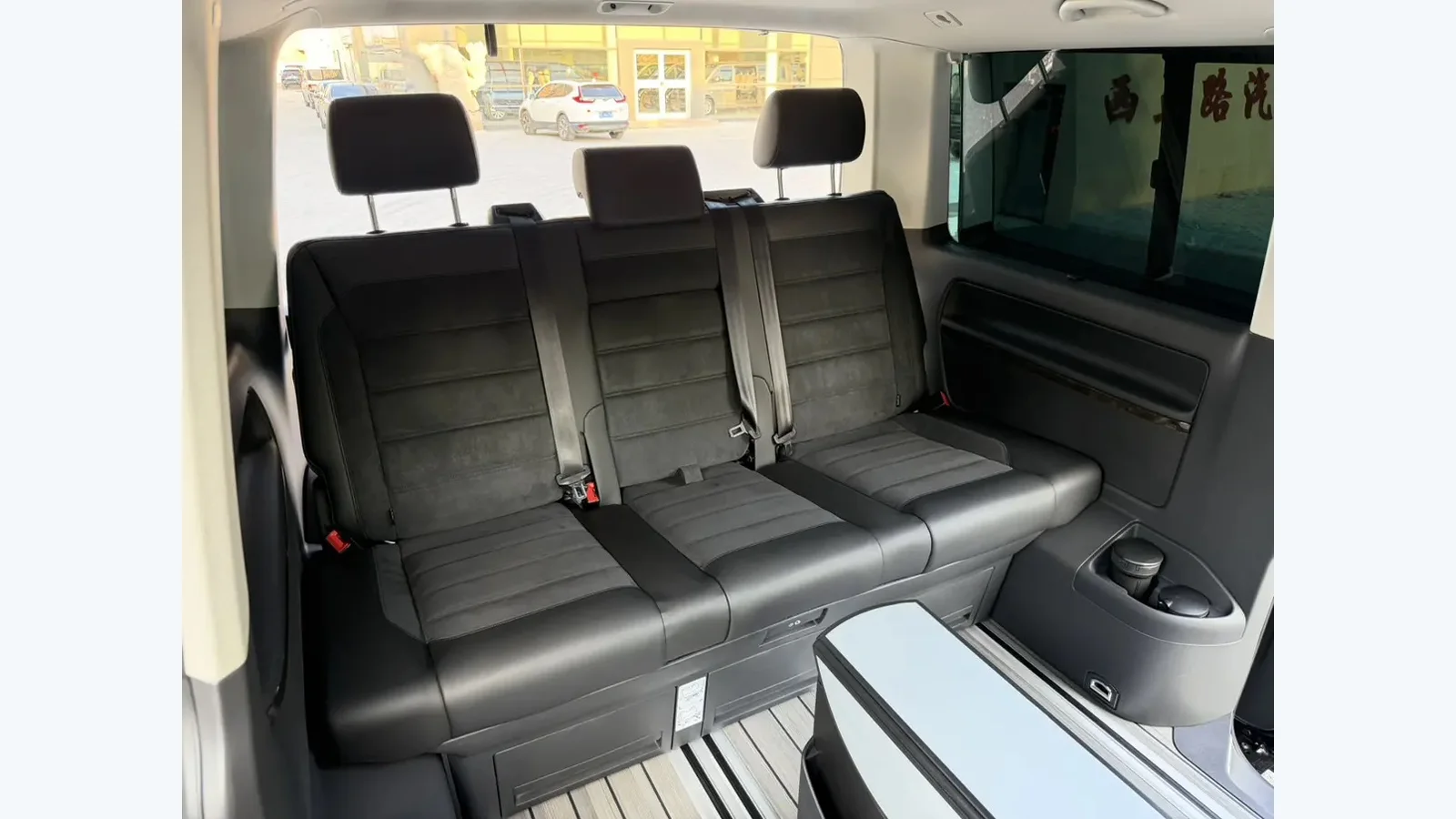 Used Volkswagen Multivan Photo 17 thumbnail