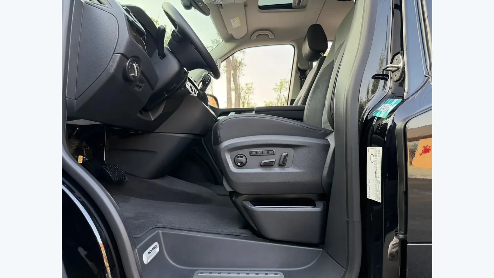 Used Volkswagen Multivan Photo 19 thumbnail