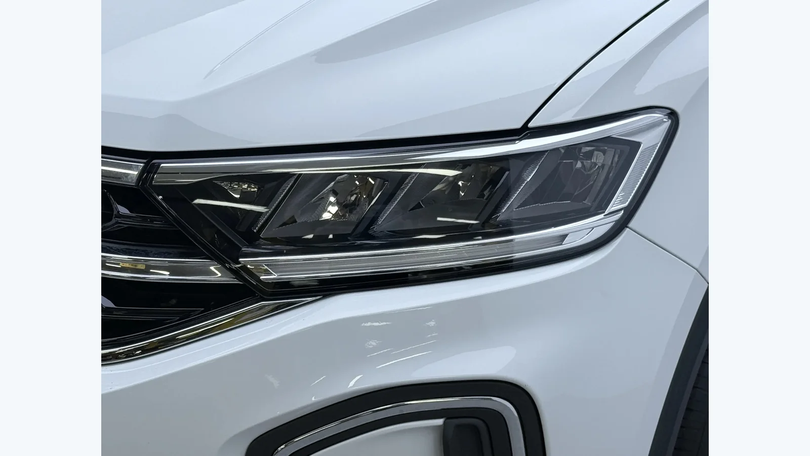 Used Volkswagen T-Roc Photo 3 thumbnail