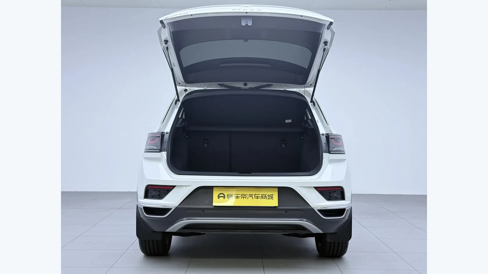 Used Volkswagen T-Roc Photo 14 thumbnail