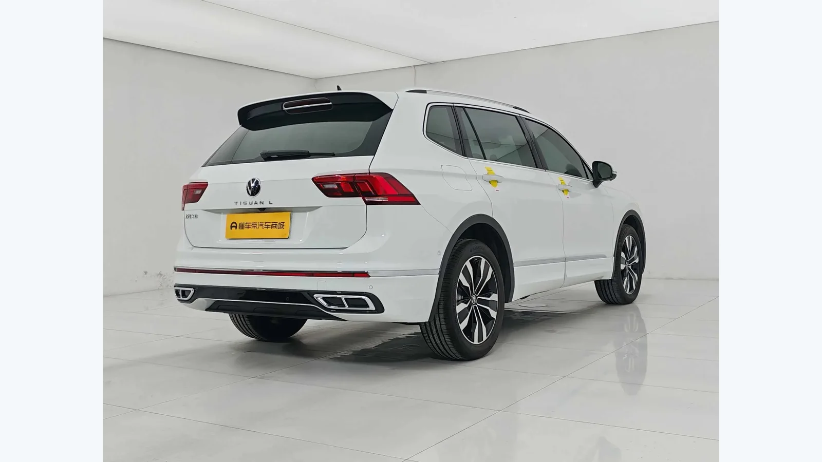 Used Volkswagen Tiguan L Photo 1 thumbnail