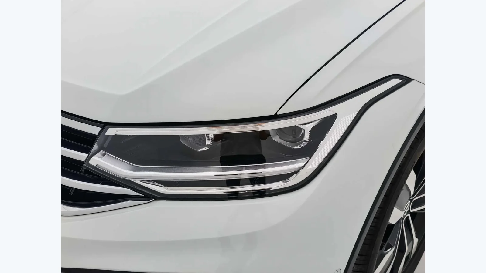Used Volkswagen Tiguan L Photo 3 thumbnail