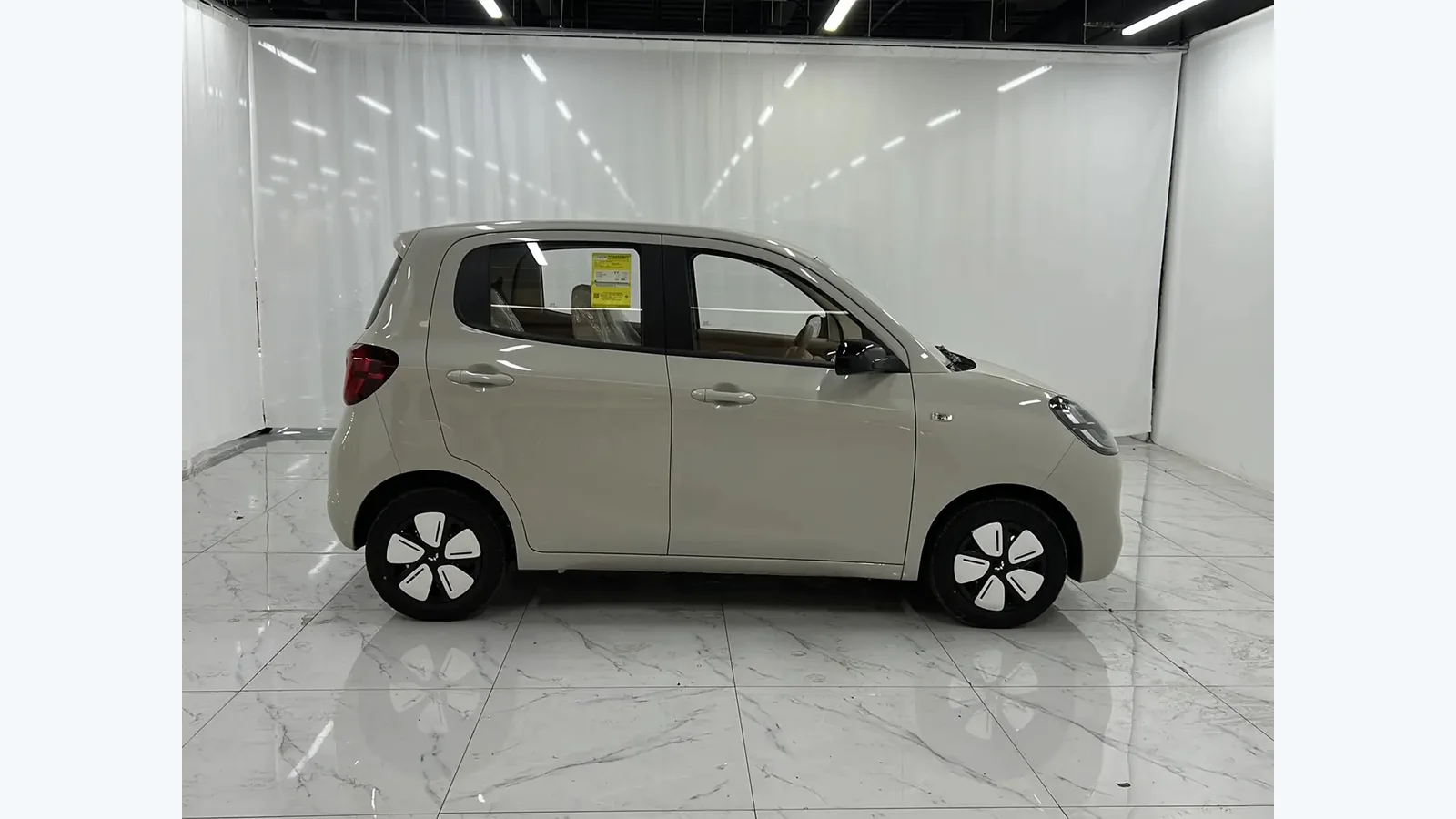 Used Wuling Hongguang Mini EV Photo 2 thumbnail