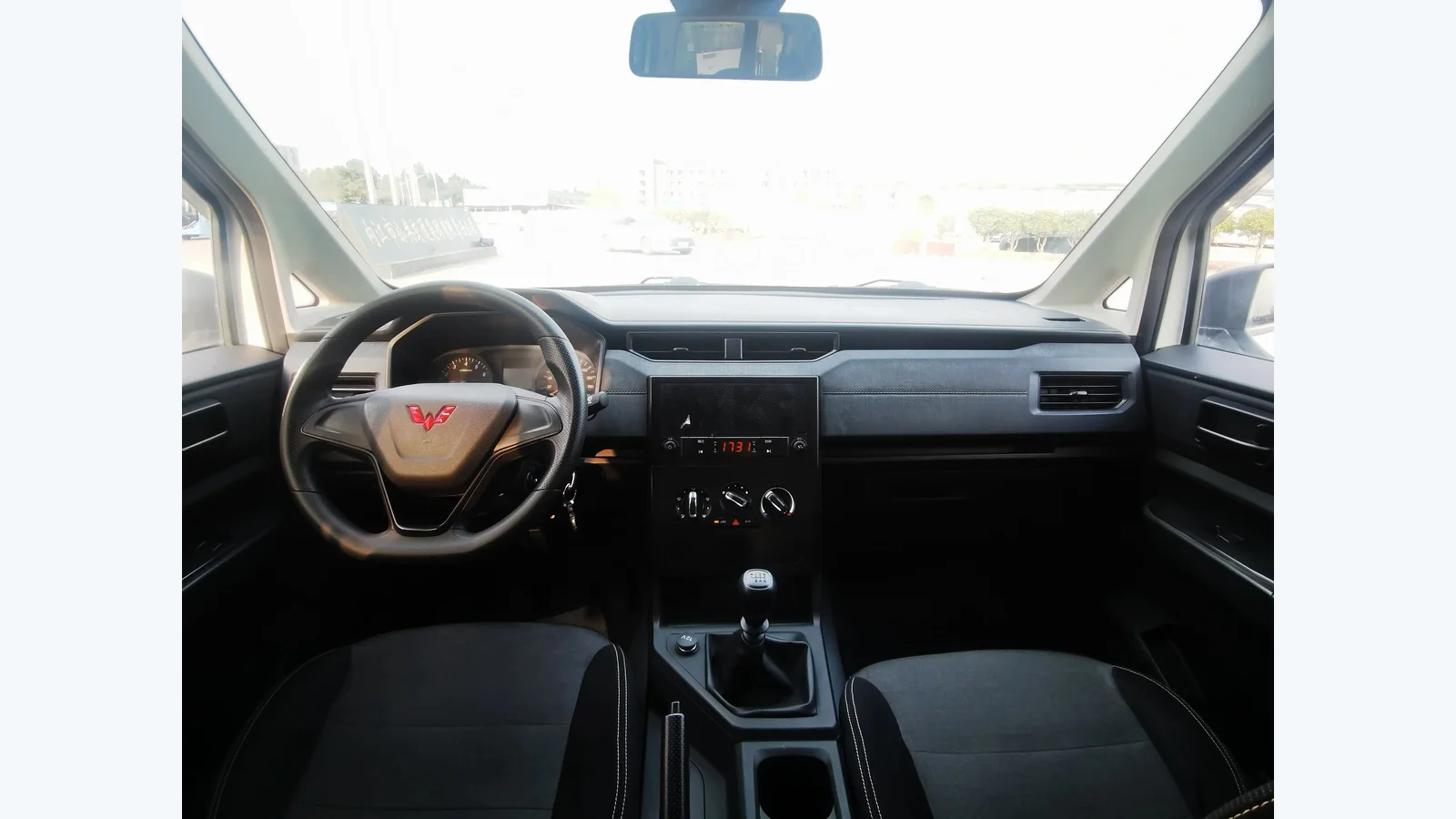 Used Wuling Hongguang Plus Photo 1 thumbnail