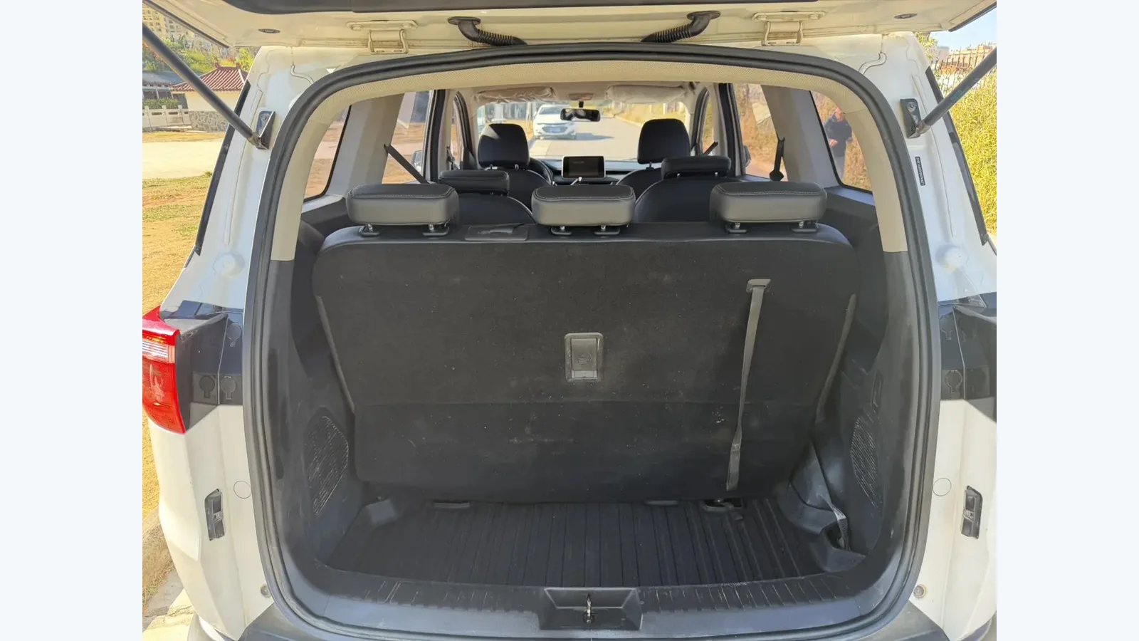 Used Wuling Hongguang S Photo 8 thumbnail