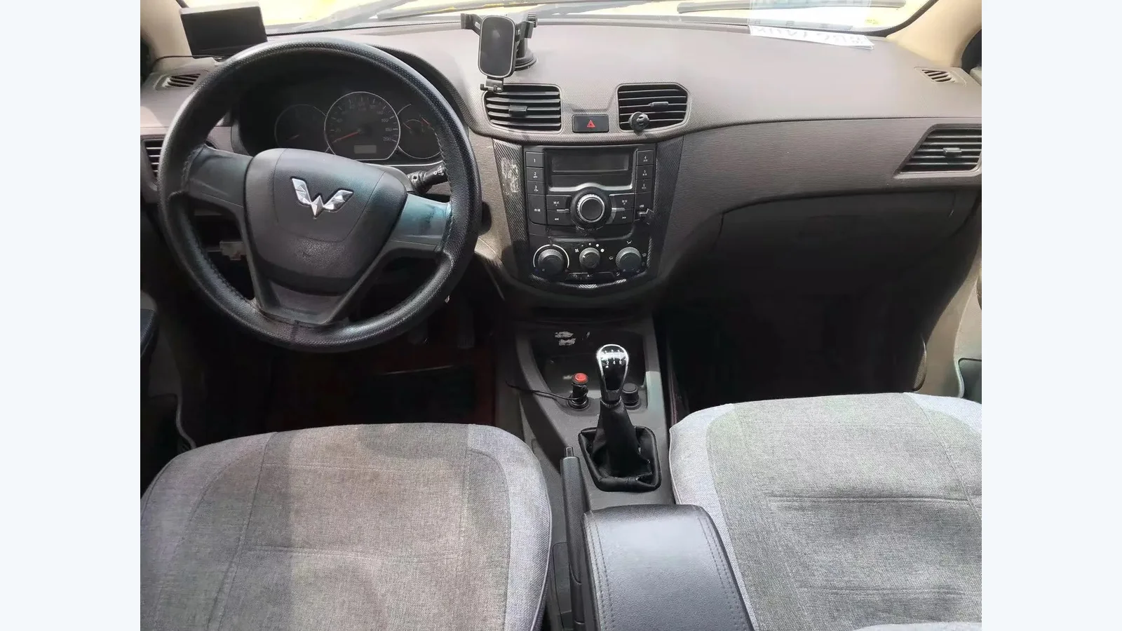 Used Wuling Hongguang Details thumbnail